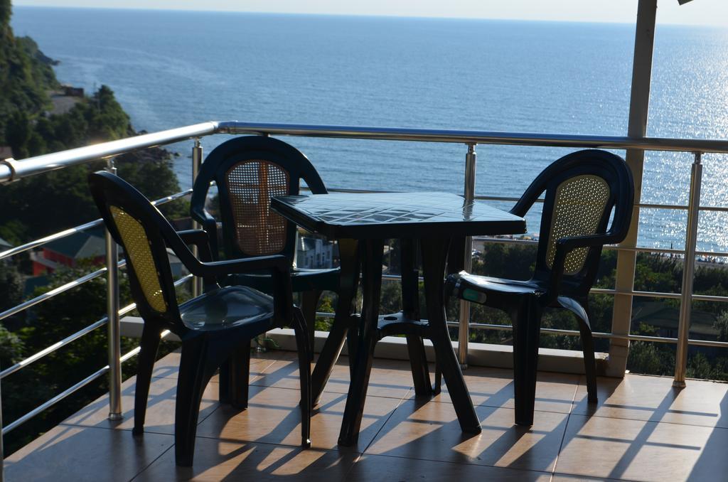 Hotel Rezo'S House Kvariati Zewnętrze zdjęcie